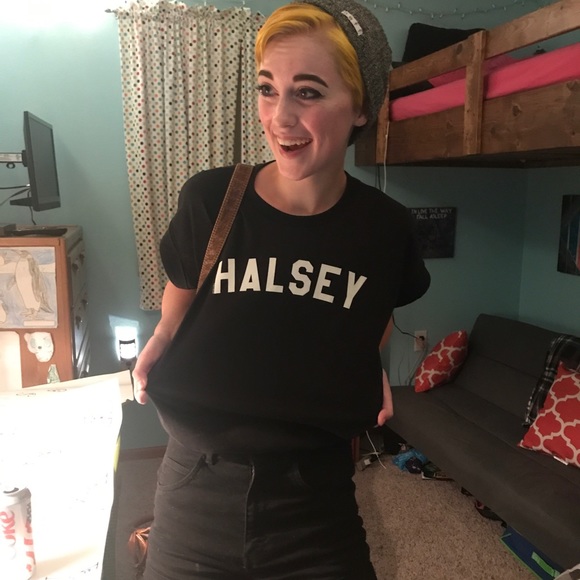 Meet your Posher, Sabrina - Picture 1 of 5